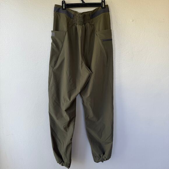 Gymshark Box Utility Jogger track pants in army green size S Womens - Picture 12 of 15
